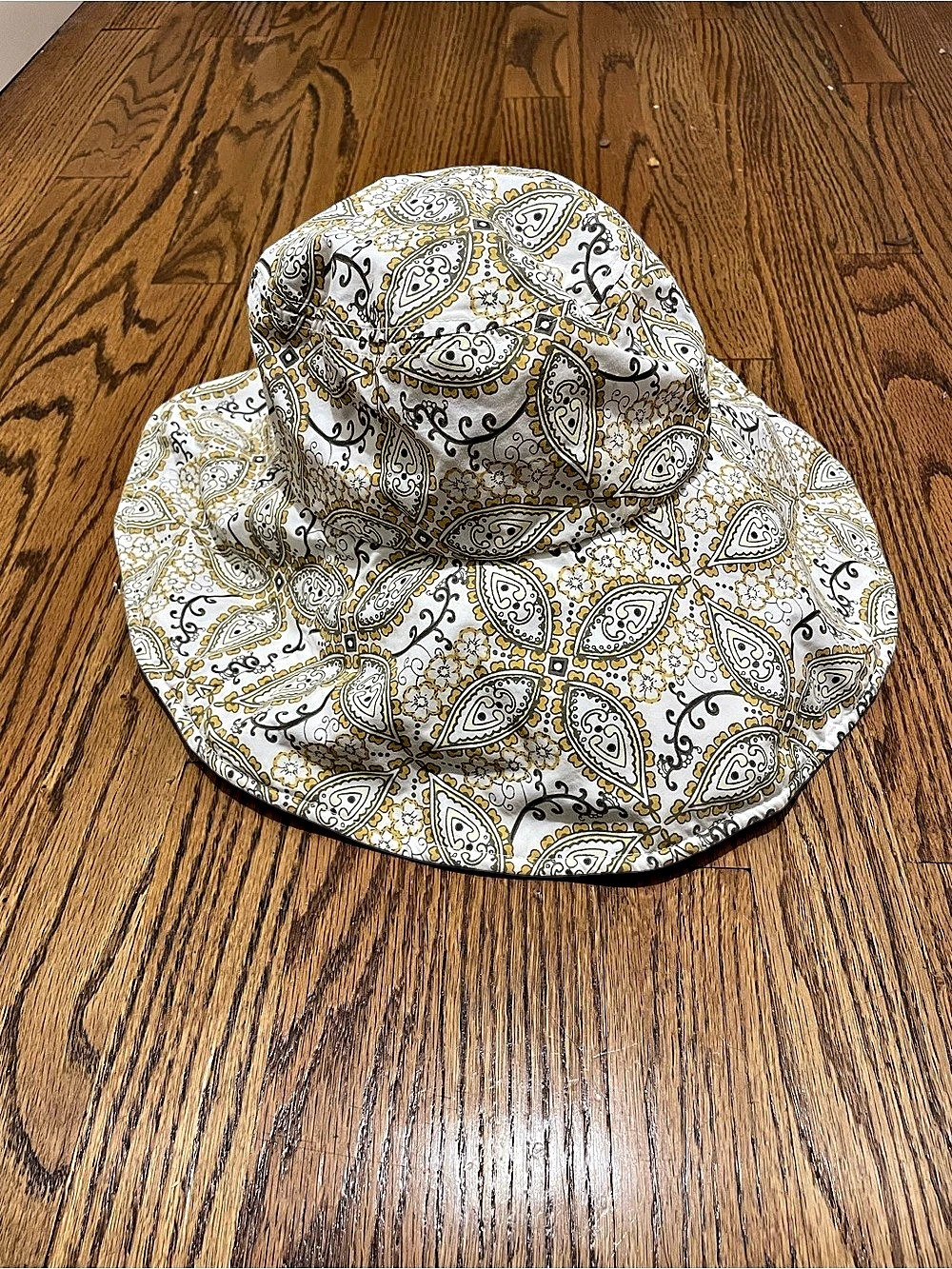 Columbia Paisley Pattern Bucket Hat White & Yellow L/XL